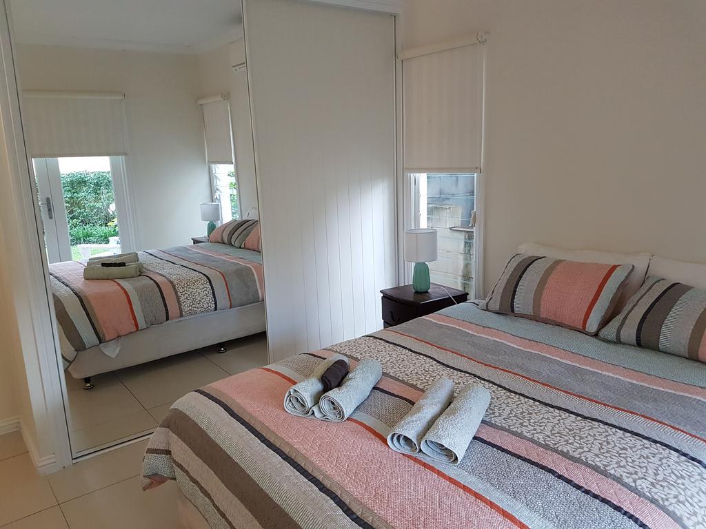Modern 3 Bedroom Apartment In Traditional Queenslander , Patio, Leafy Yard, Pool Brisbane Exterior photo